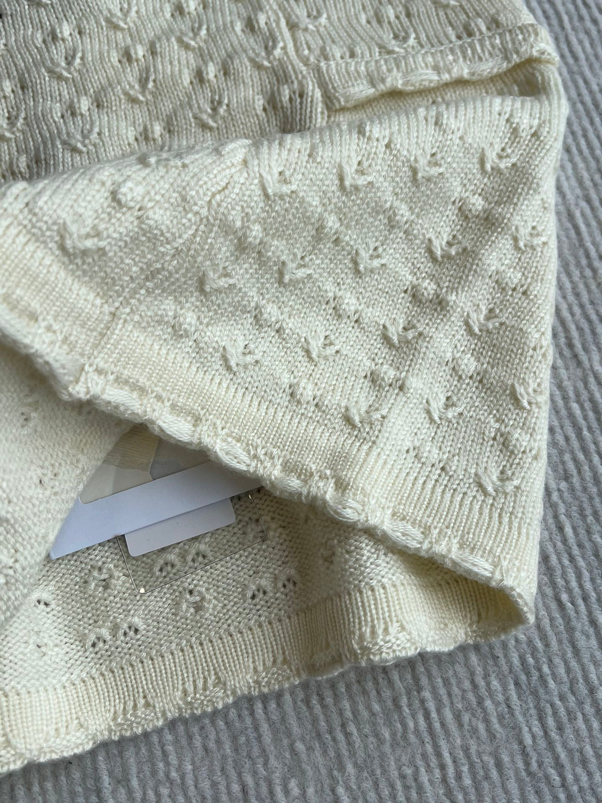 Chanel 25P Cardigan Beige Cashmere 220196