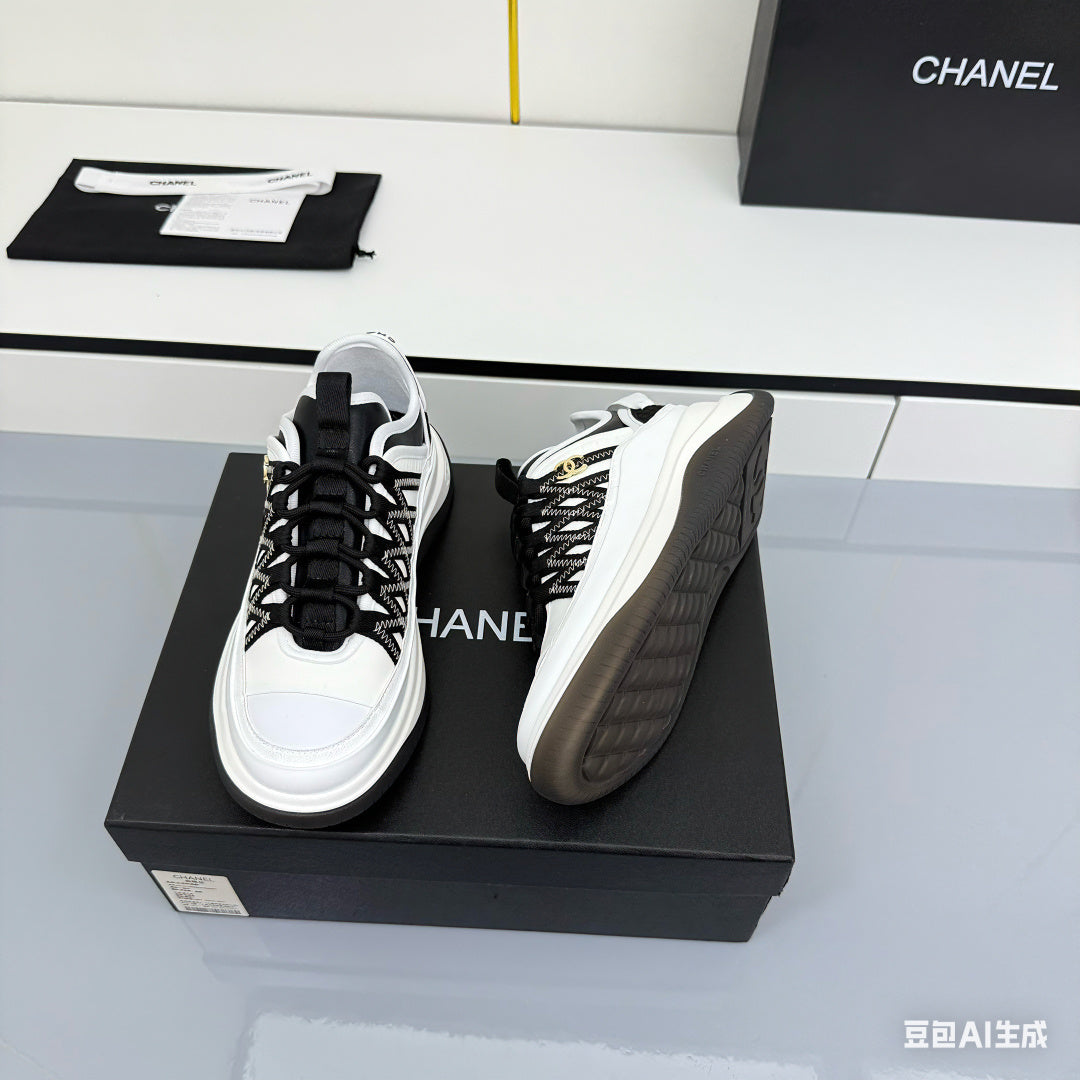 CC 25 Boutiques Sneaker Black White Suede Fabric