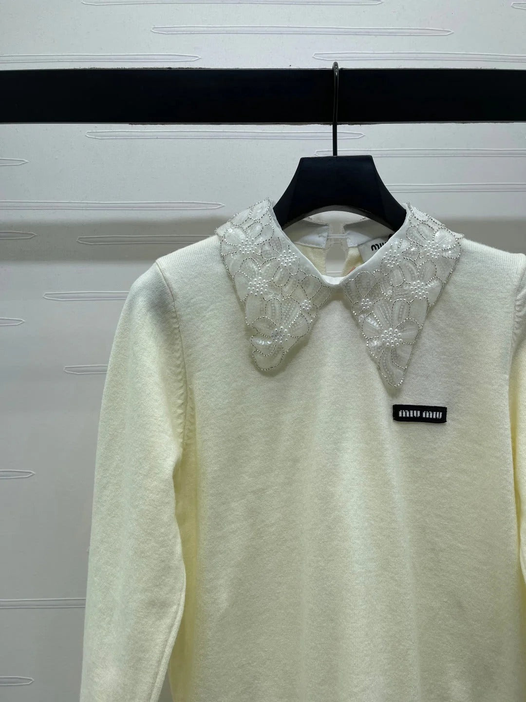 MIUMIU LACE-COLLAR SWEATER STYLE 815