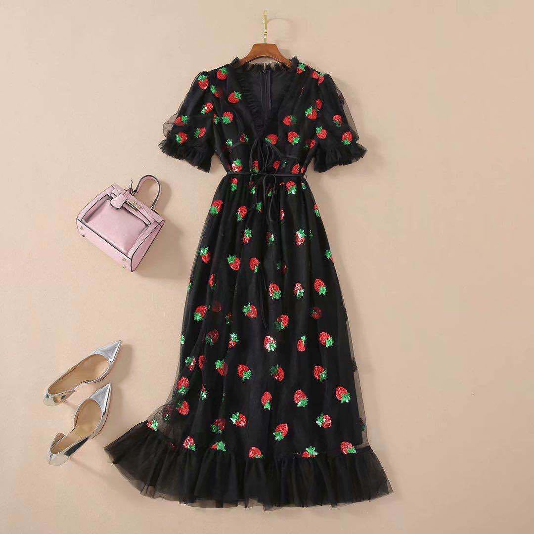 French Strawberry Four-Color Sequins Sweet Long Skirt Gauze Strap Slim Fashion Dress