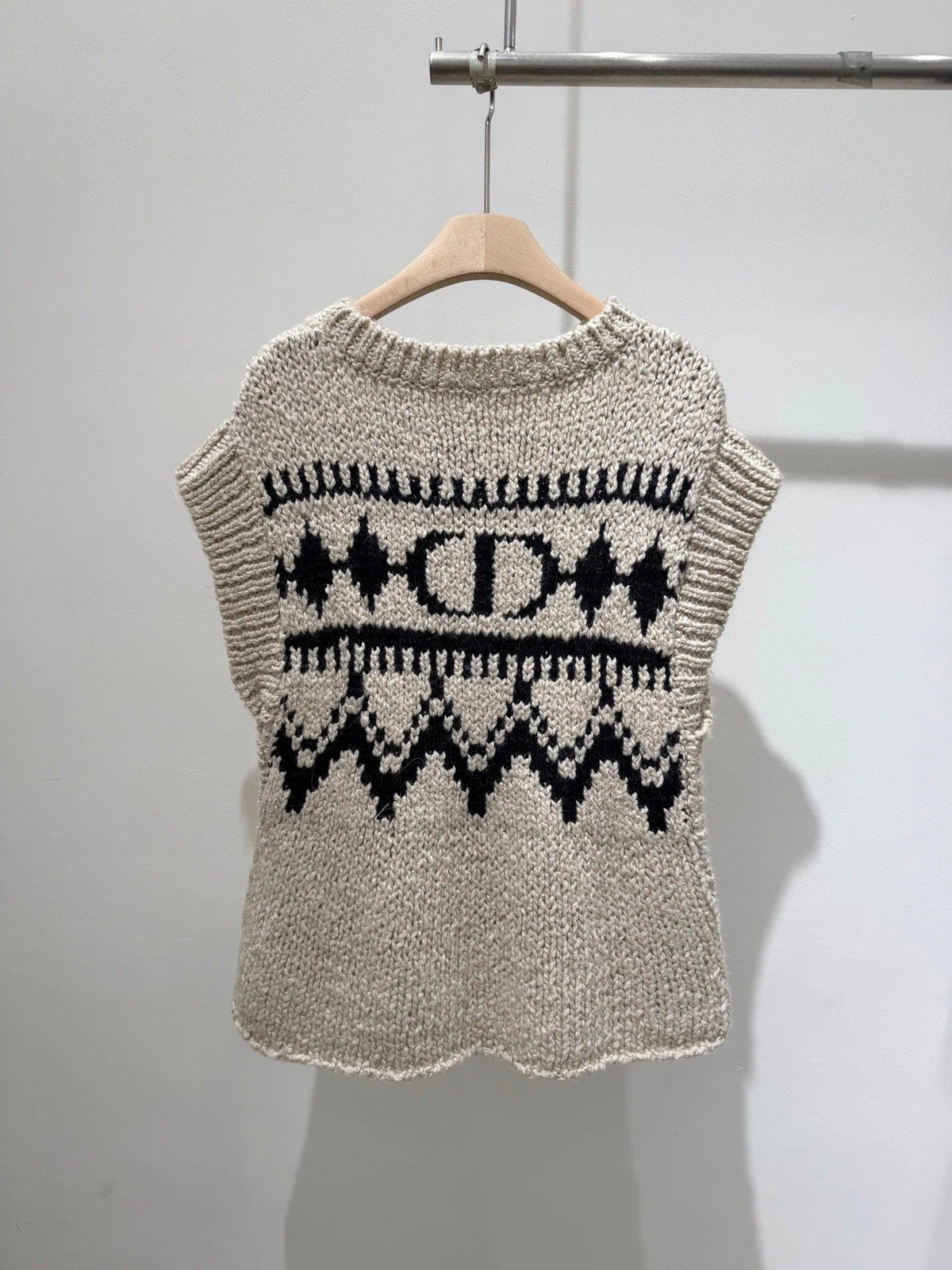 DIOR 25S SLEEVELESS SWEATER 495