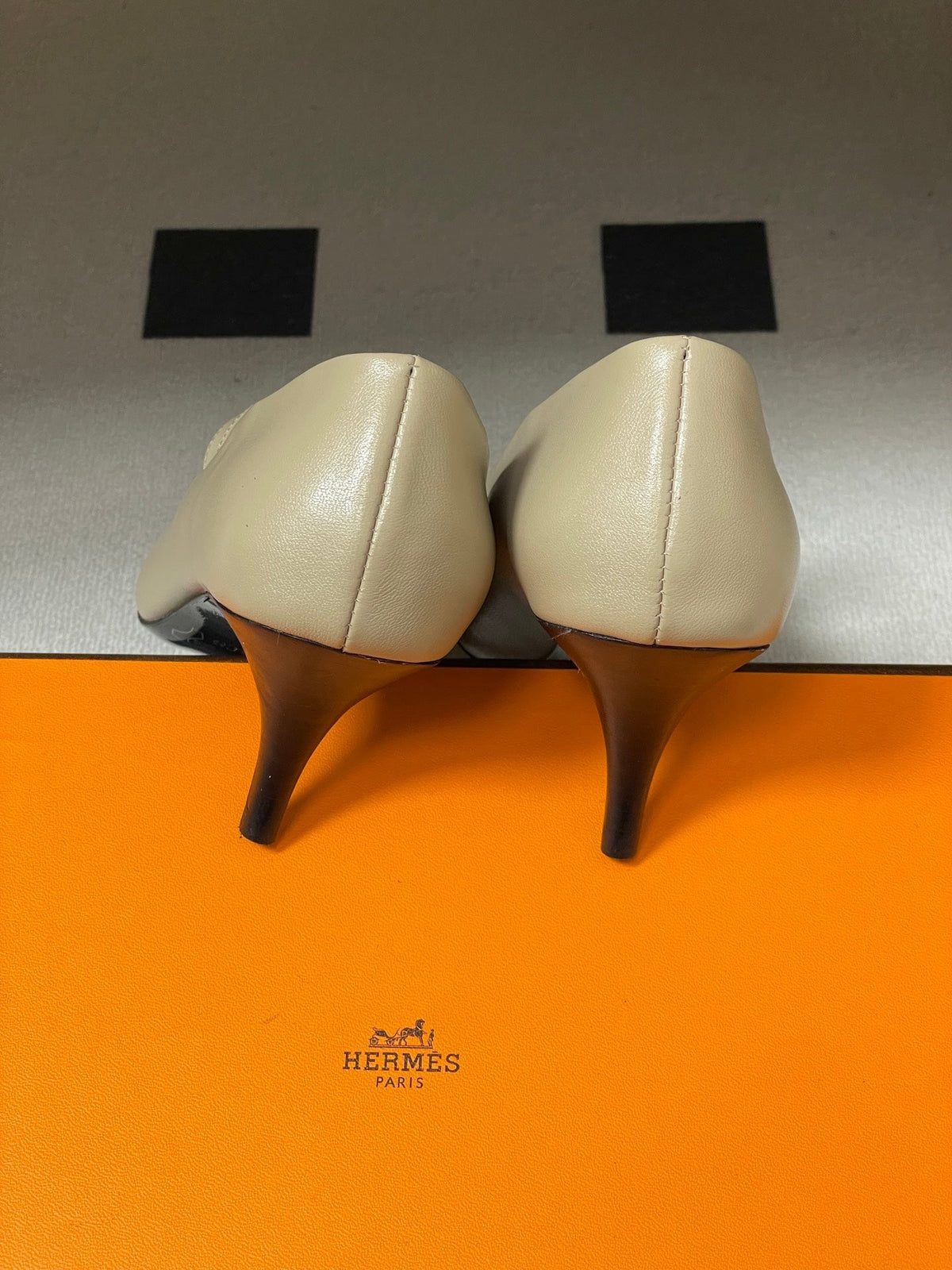 HM 26 Majeste 60 Pump Beige in Calfskin 593829