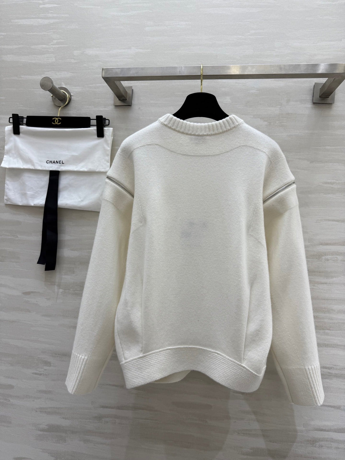 CC Round-Neck Cardigan White Wool 346503