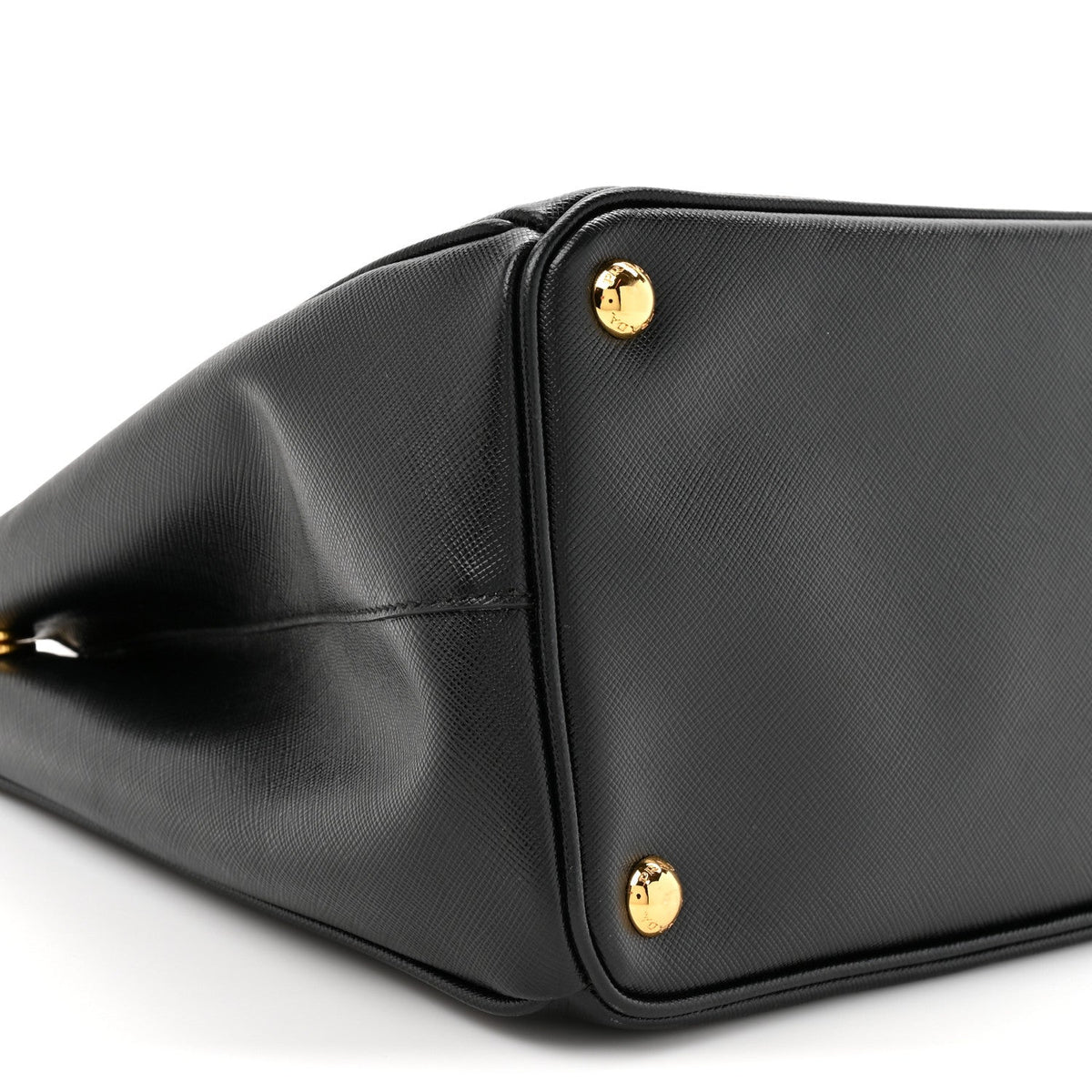 Saffiano Medium Galleria Double Zip Tote Black