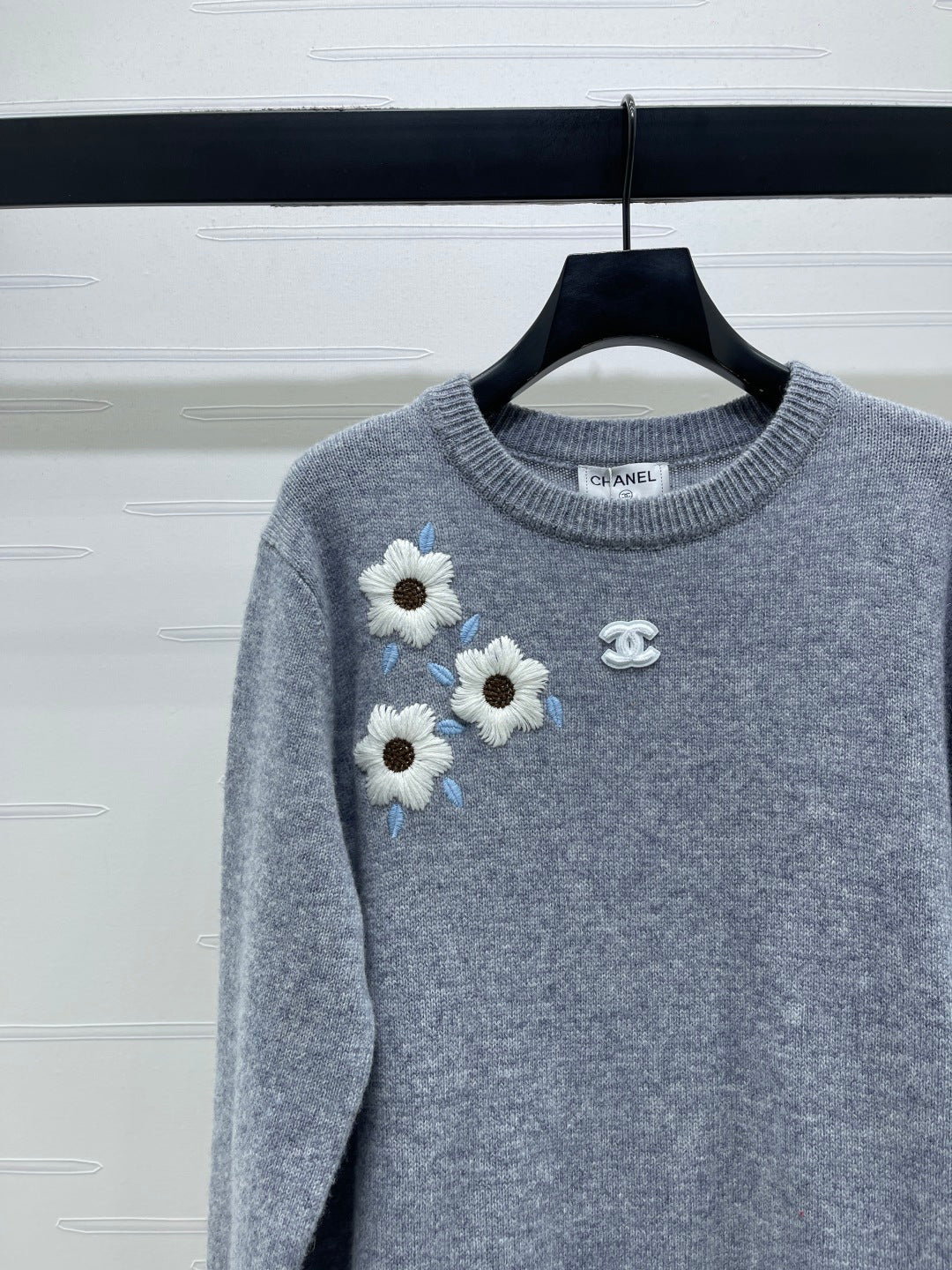 Chanel Floral Patterns Gray Sweater Embroidered 340998