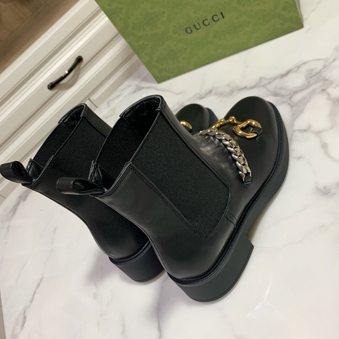 HORSEBIT ANKLE BOOTS WITH CHAIN IN BLACK CALFSKIN