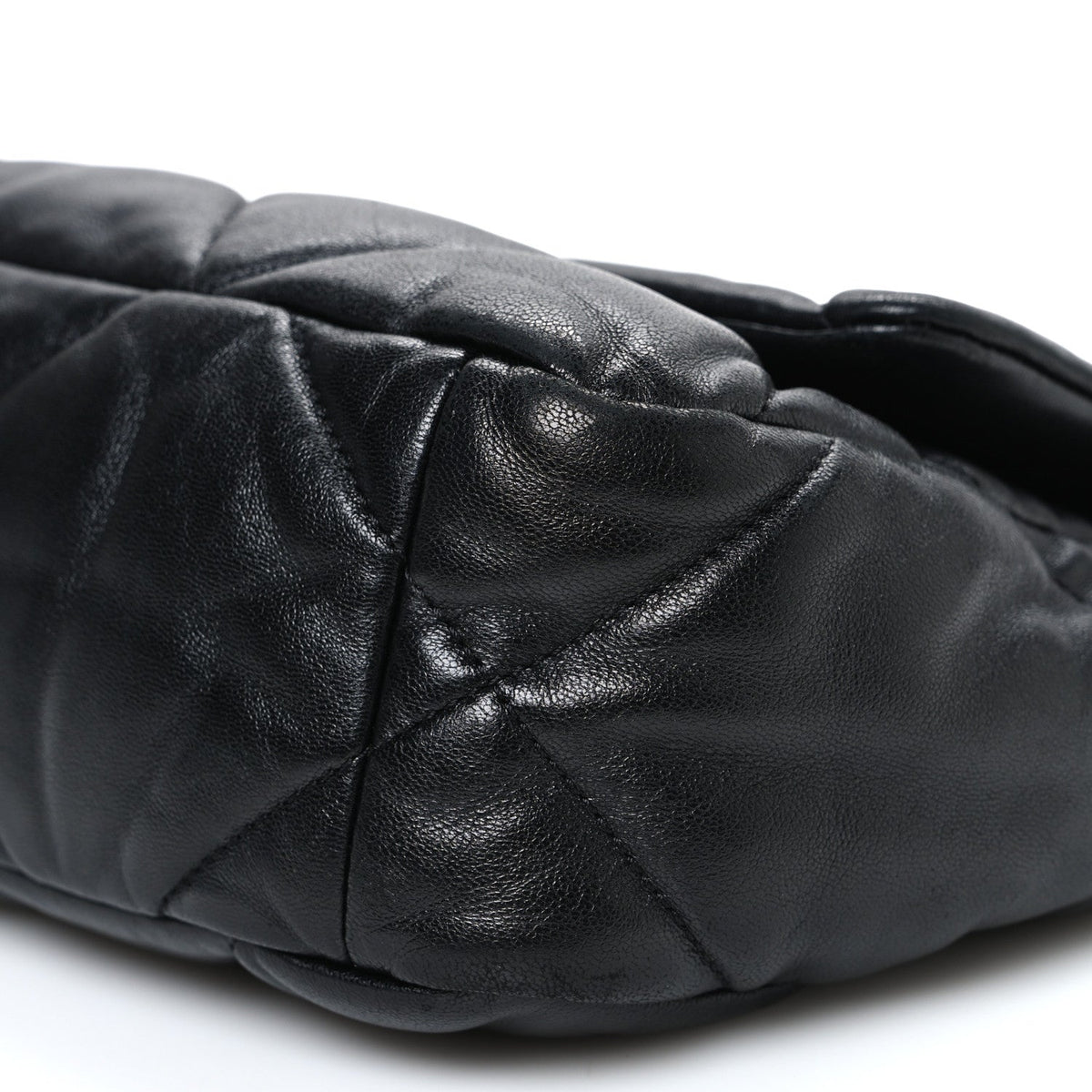 Lambskin Quilted Medium Chanel 19 Flap Black