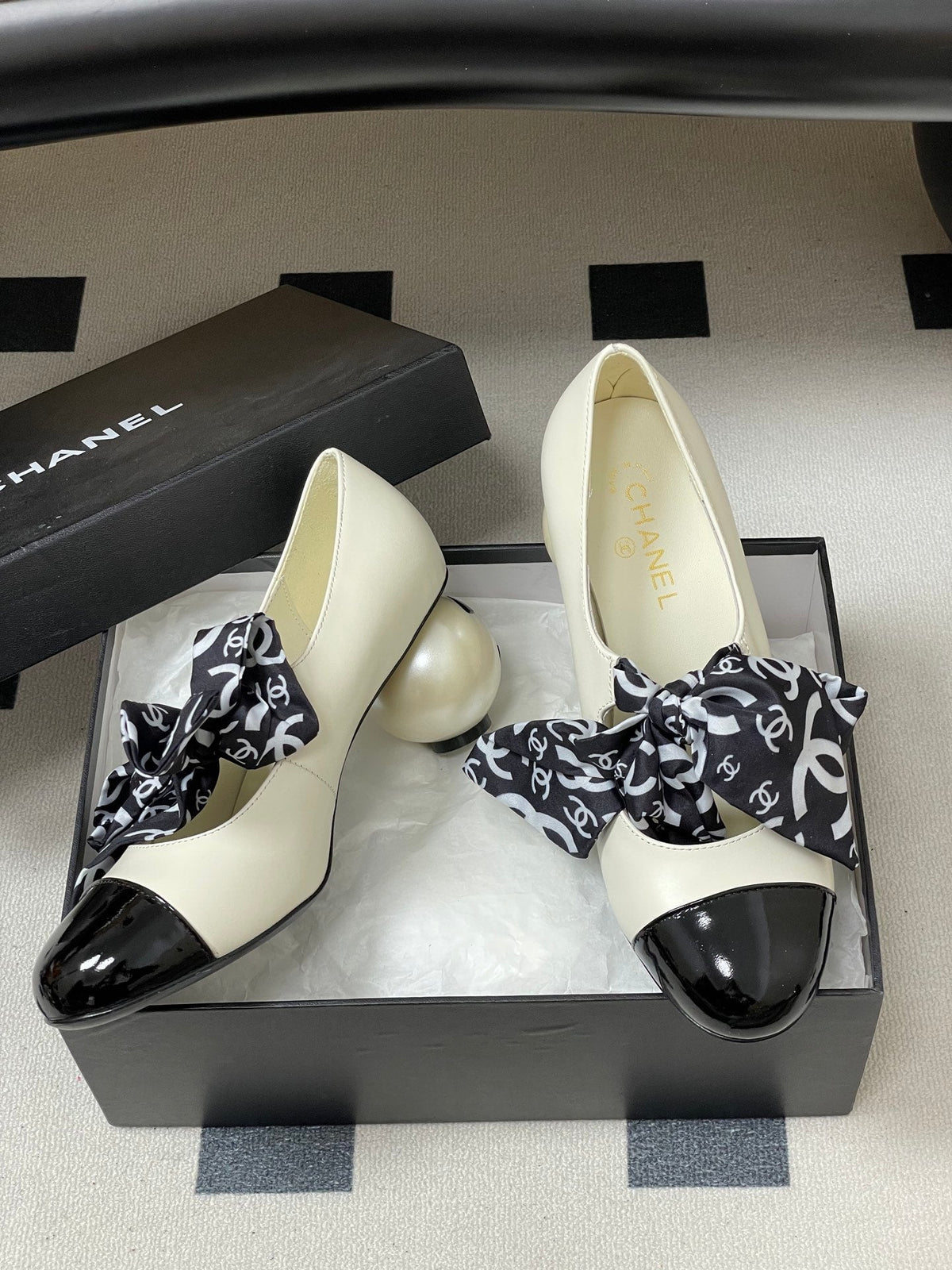 CC 26 Double C Pearl Heel Pump With Silk Ribbon White Sheepskin 593157