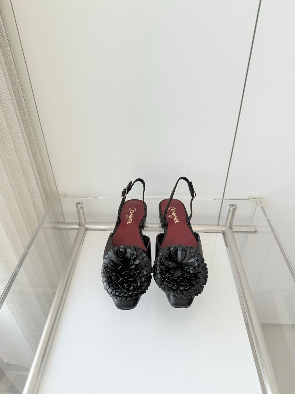 CC 26 Flower-shaped Sandal Black Lambskin 597410