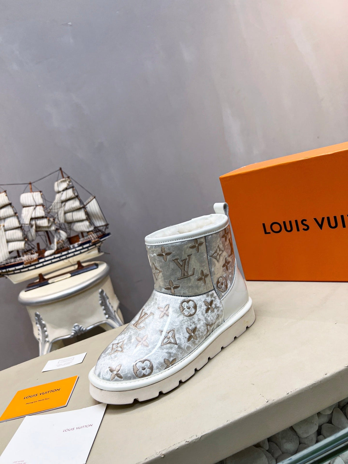 LV 25 Snow Boots Sliver Monogram PVC Wool