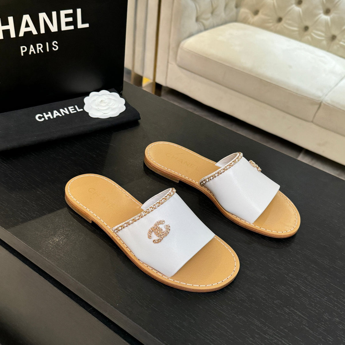 CC 26C Double C Chain Cross White Beige Sheepskin
