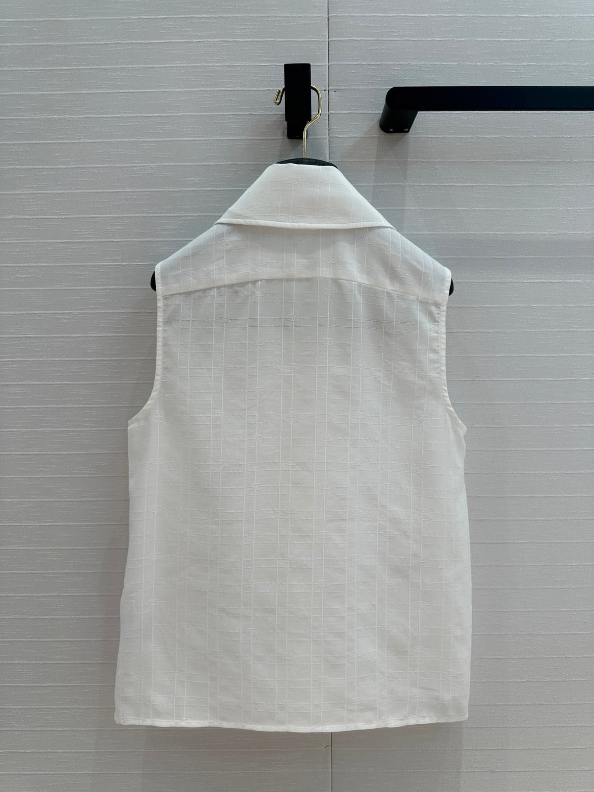 CC 25 Sleeveless Shirt White Silk Cotton Fabric