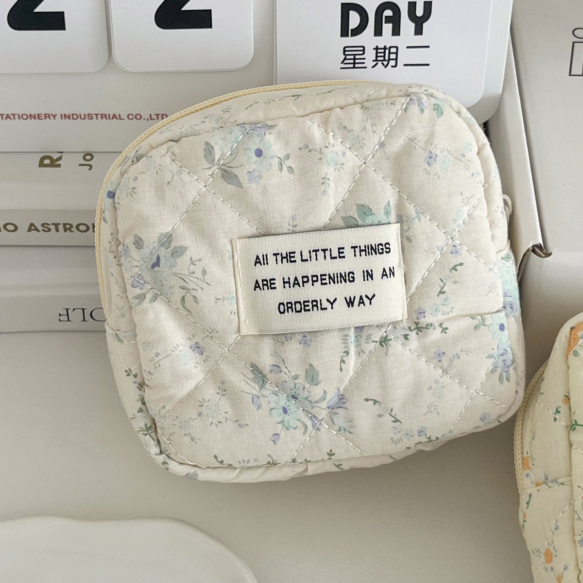 Cream Floral Sanitary Pad Storage Bag Portable Makeup Organizer