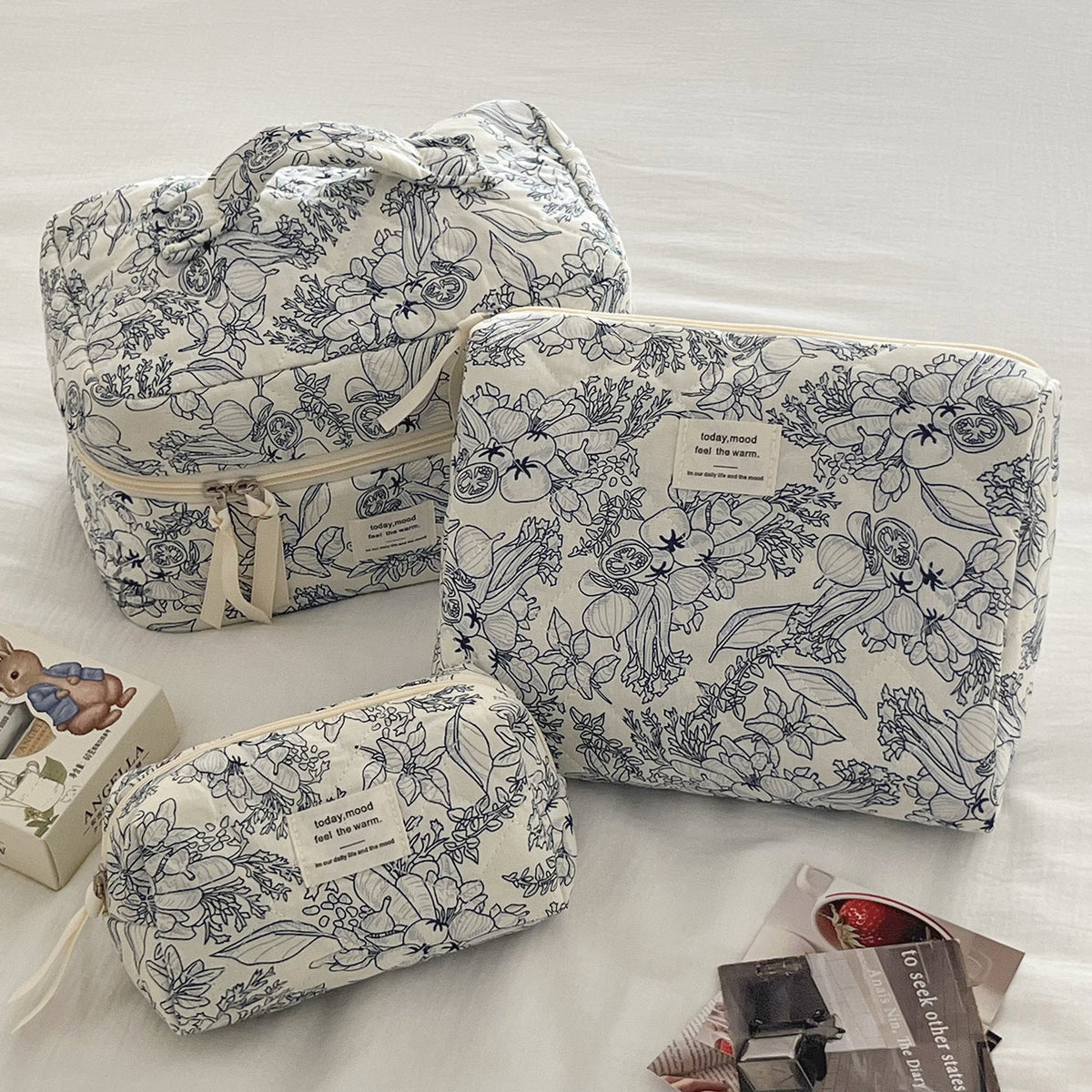 Bow Flower Large Capacity Makeup Bag Vintage Quilted Toiletry Pouch