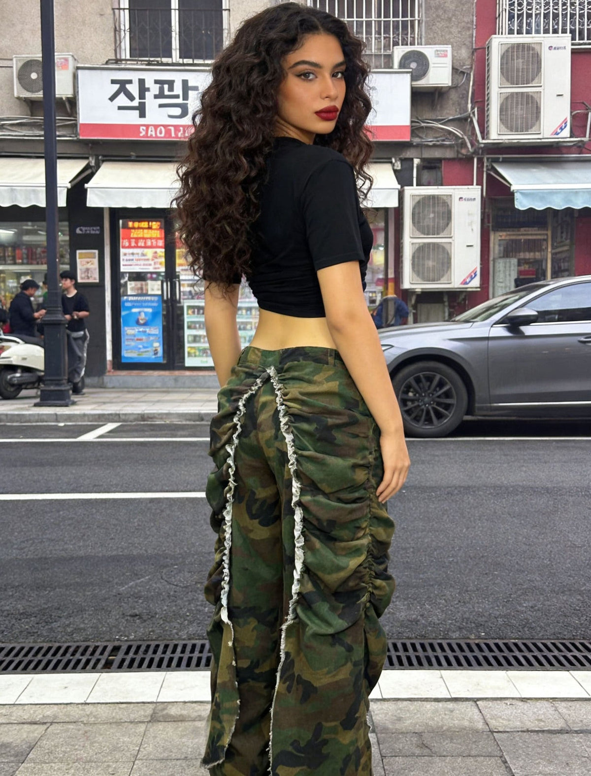 High-Waisted Denim Trousers For Women With Ripped Hem