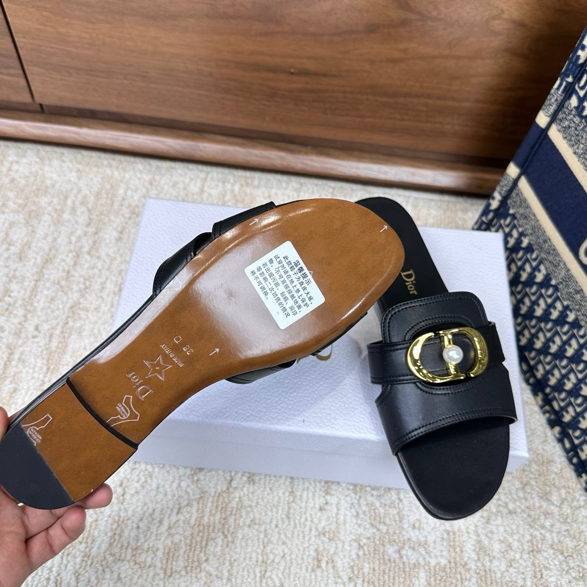 CD Montaigne Sandals Black in Calfskin 598176