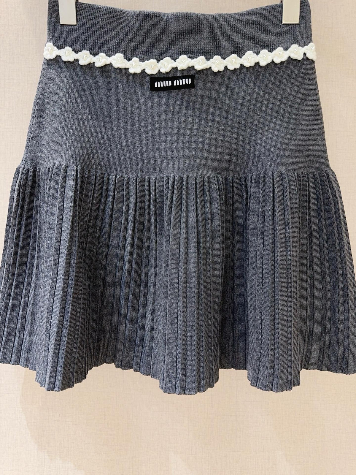 MIUMIU KNIT PLEATED SKIRT STYLE 803