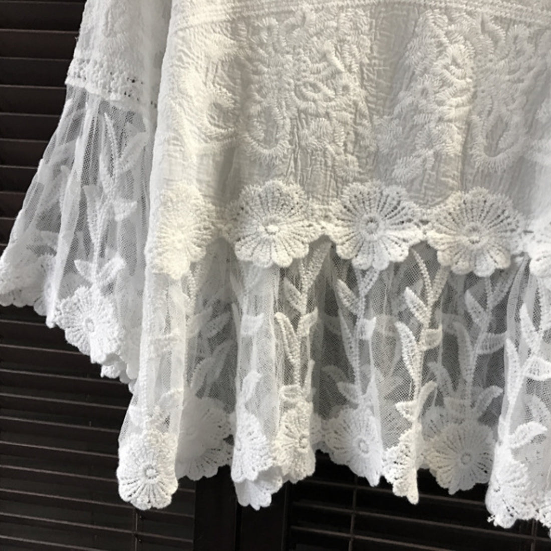 Crosa - Floral Bell Sleeve Pullover
