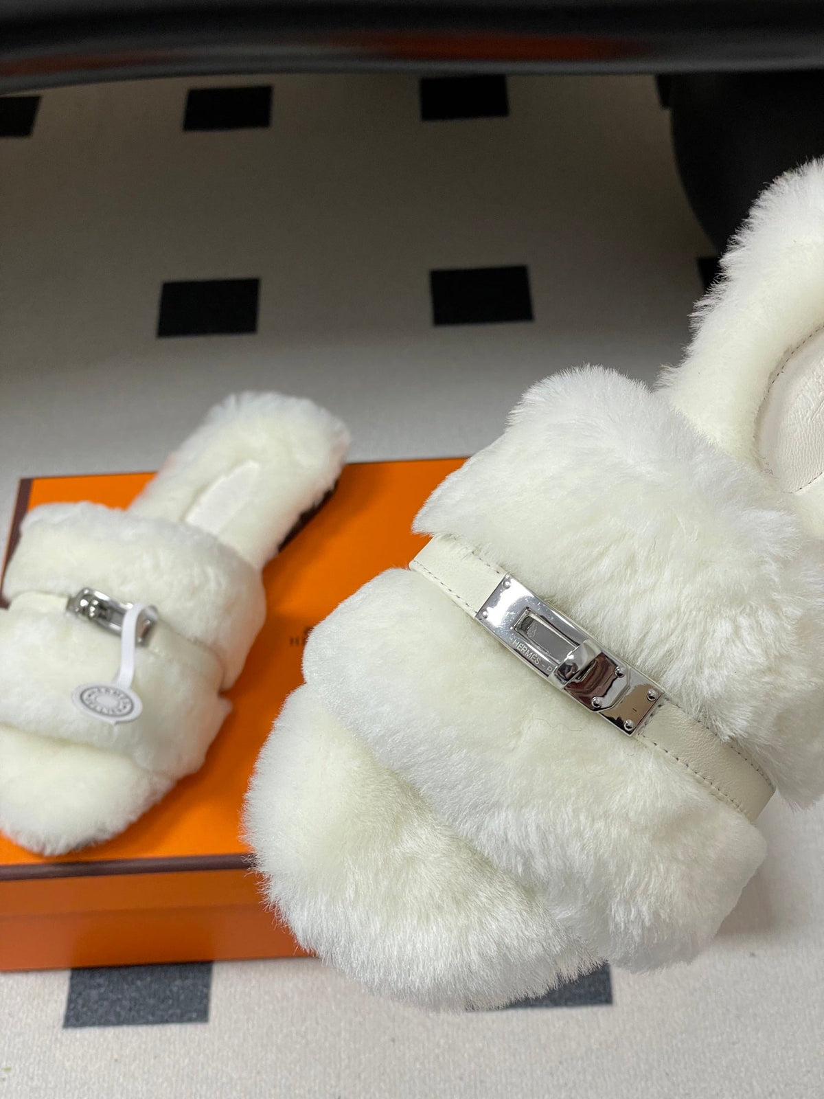Hermes Giulia Kelly Buckle H-Slippers White in Wool 594328