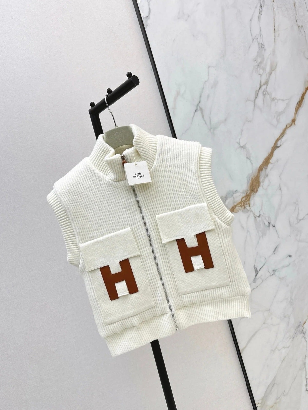 HERMES 25S SLEEVELESS KNIT VEST 235