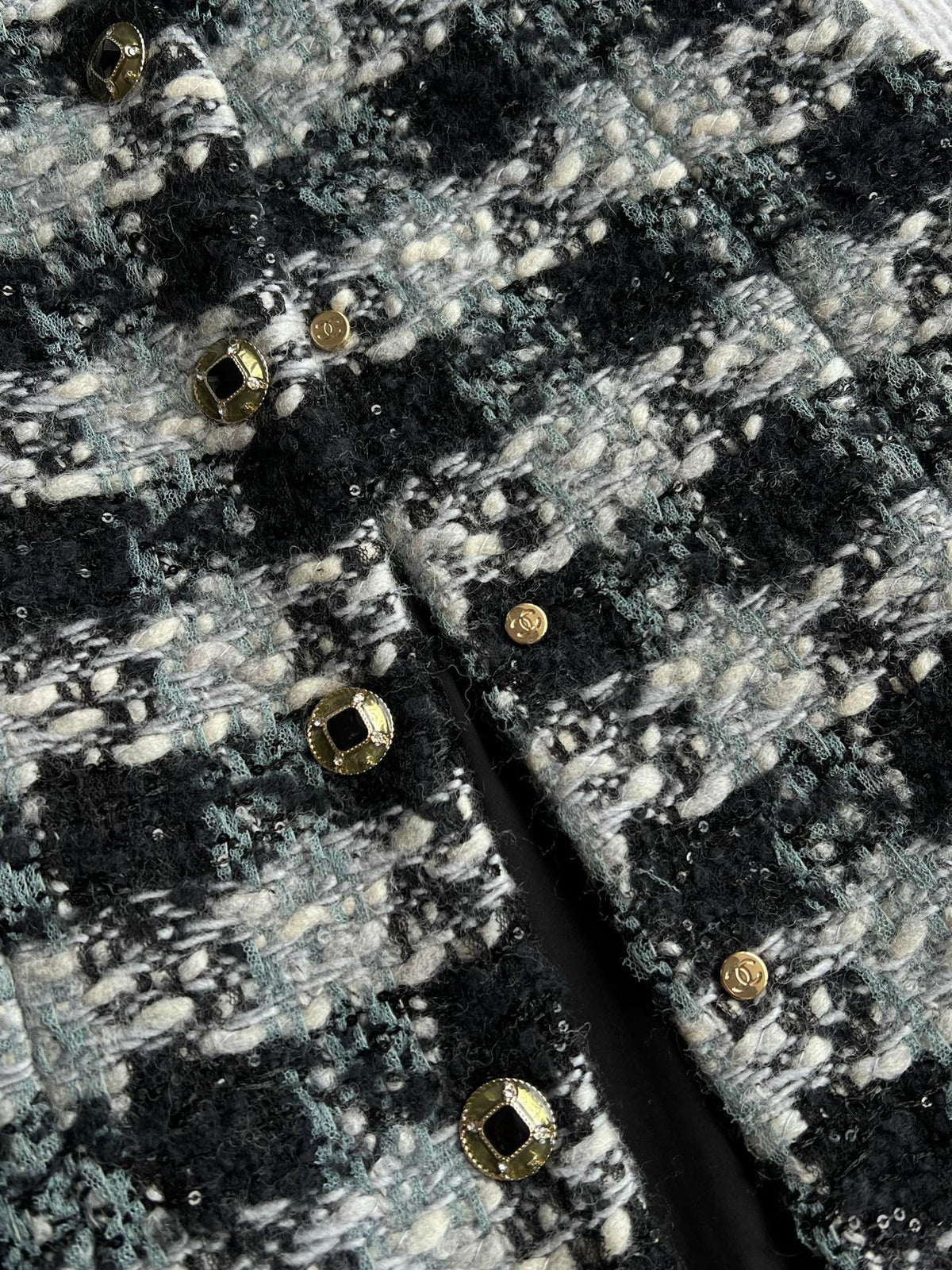 Chanel 2025 Plaid Tweed Vest Jacket Black Wool Polyester 325379