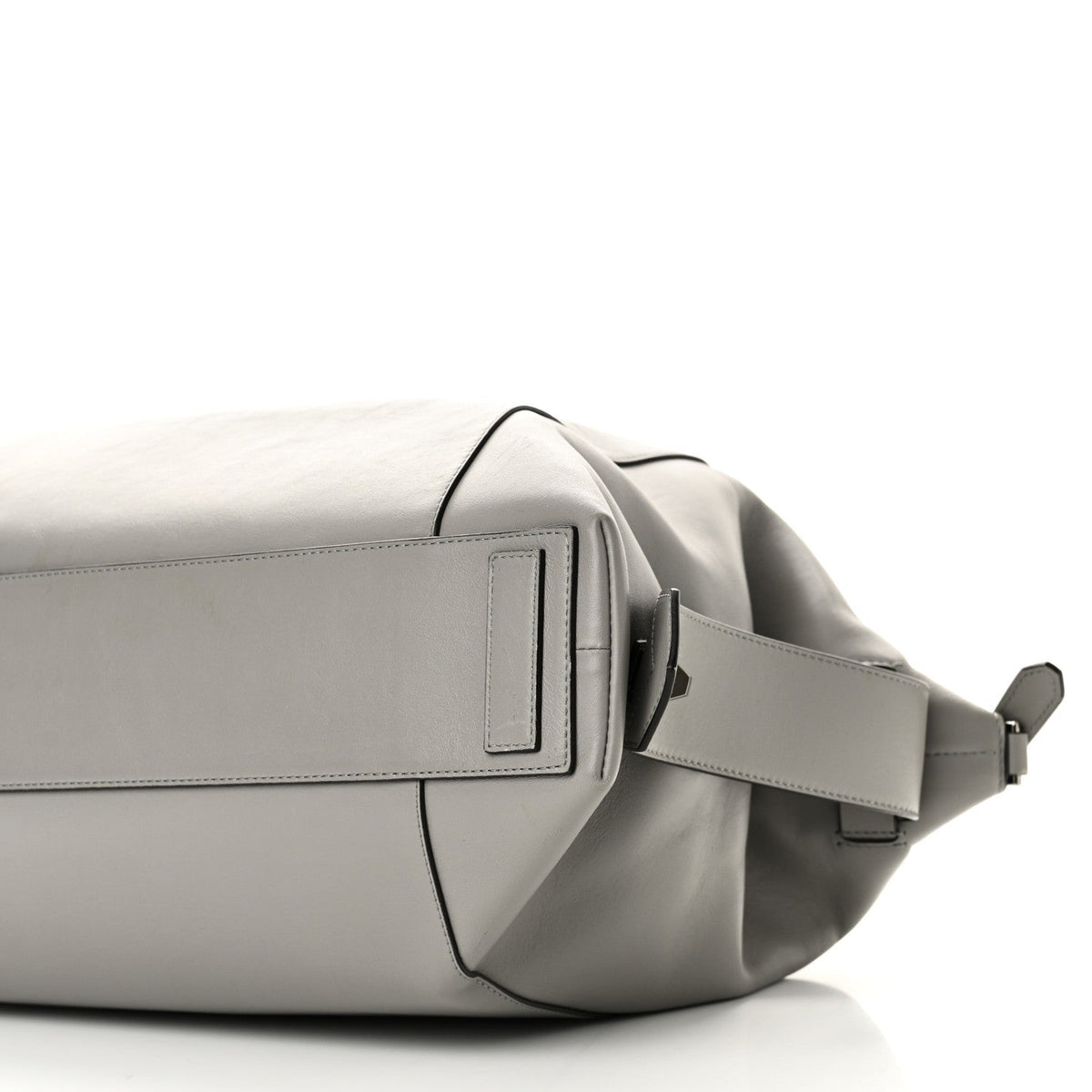 Soft Calfskin Medium Soft Antigona Pearl Grey