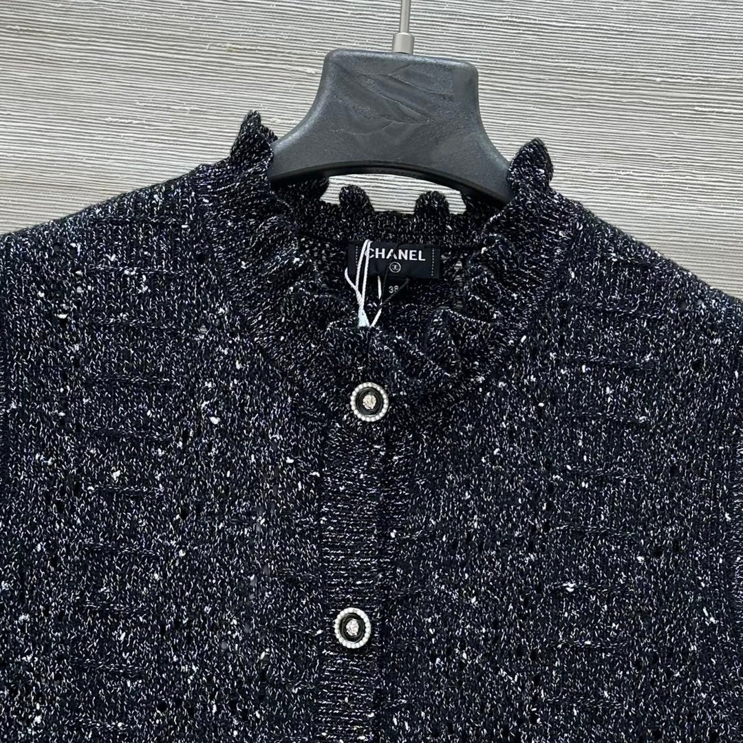 CHANEL SLEEVELESS TOP STYLE 74