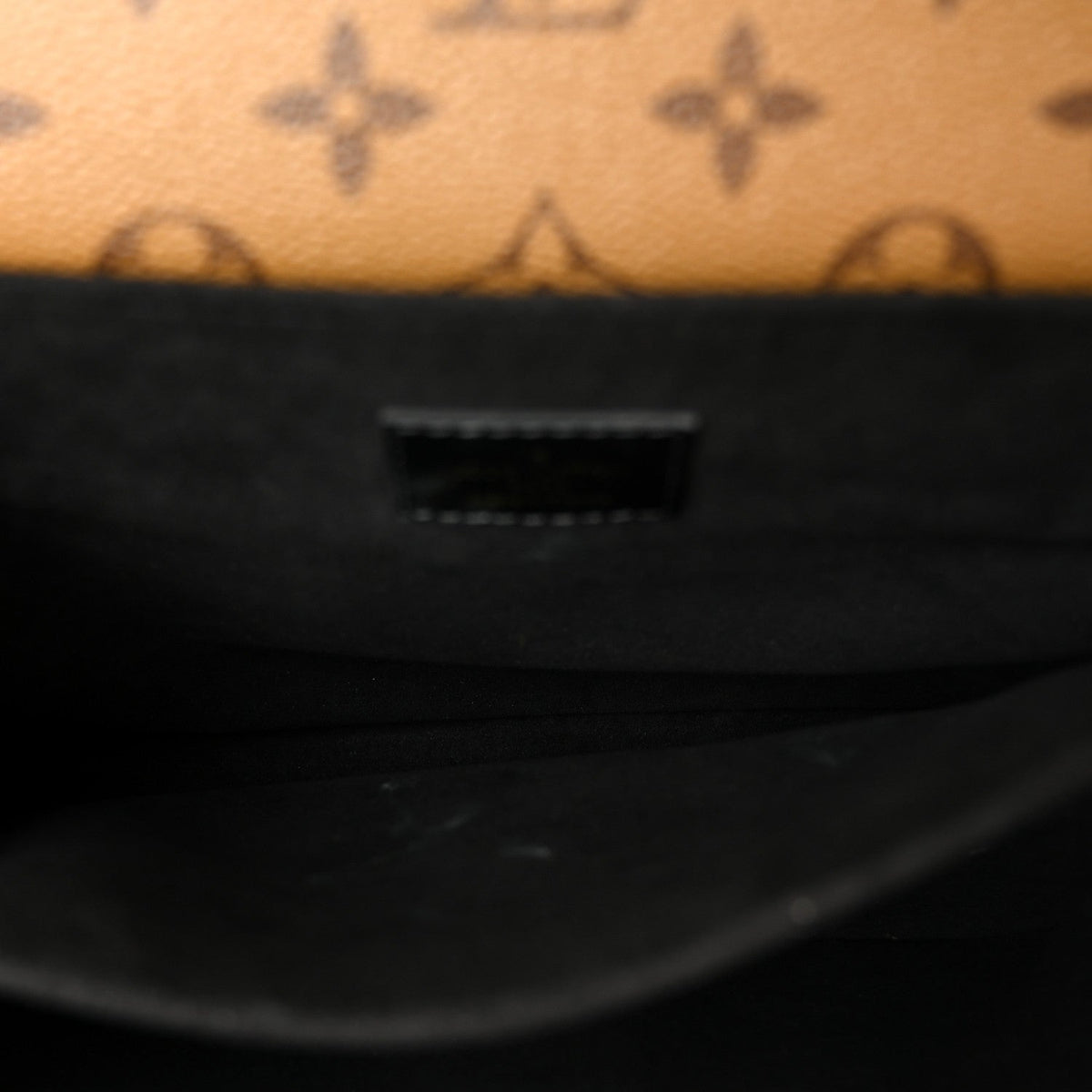 Reverse Monogram Pochette Metis