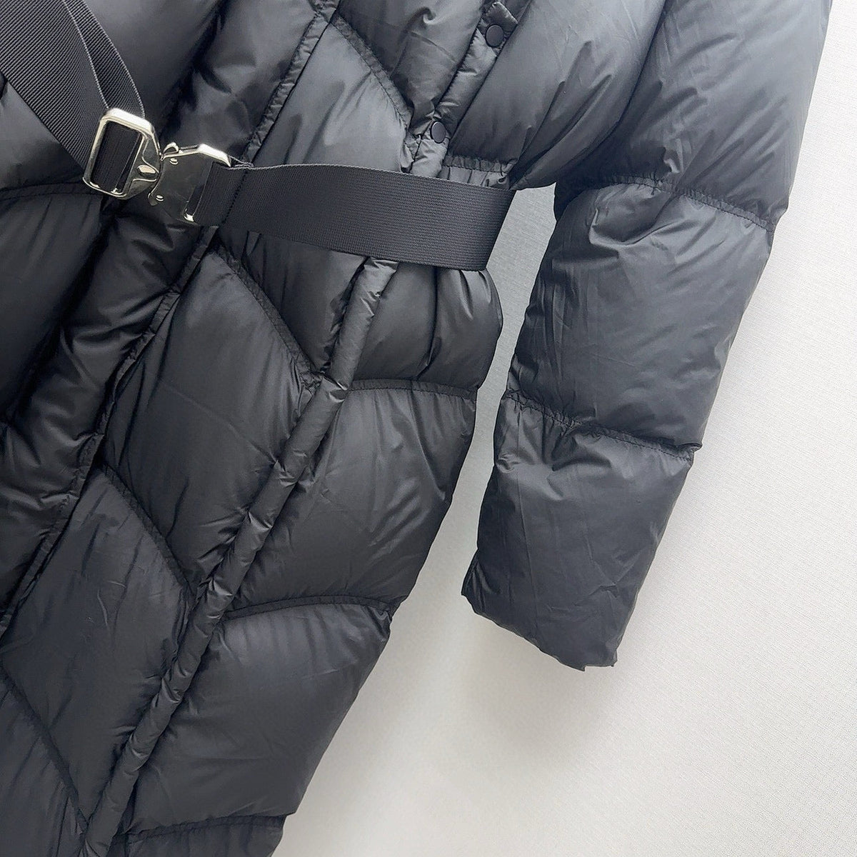 Burberry 25 Hooded Short Down Jacket with Adjustable Waist Black Polyester