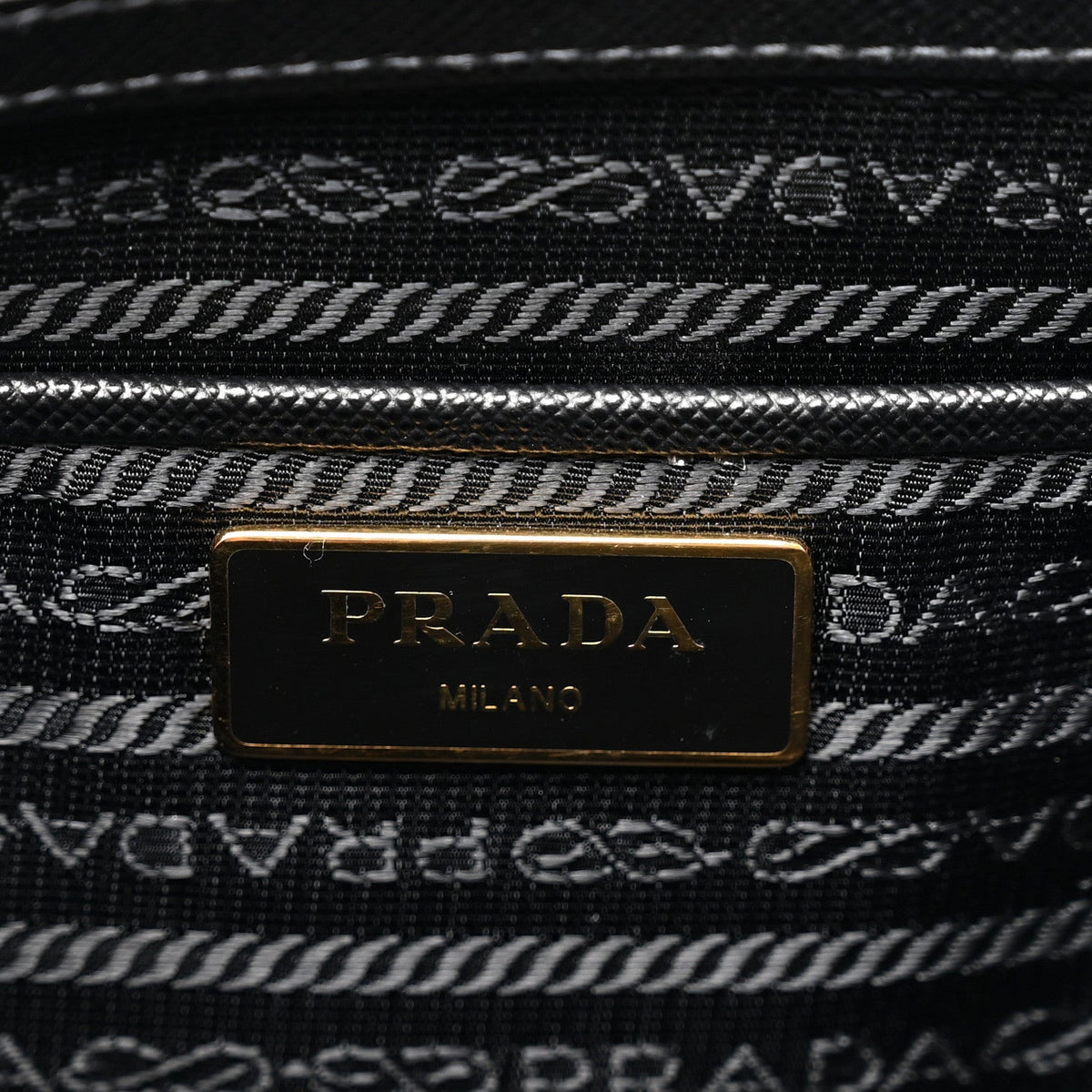 Saffiano Medium Galleria Double Zip Tote Black
