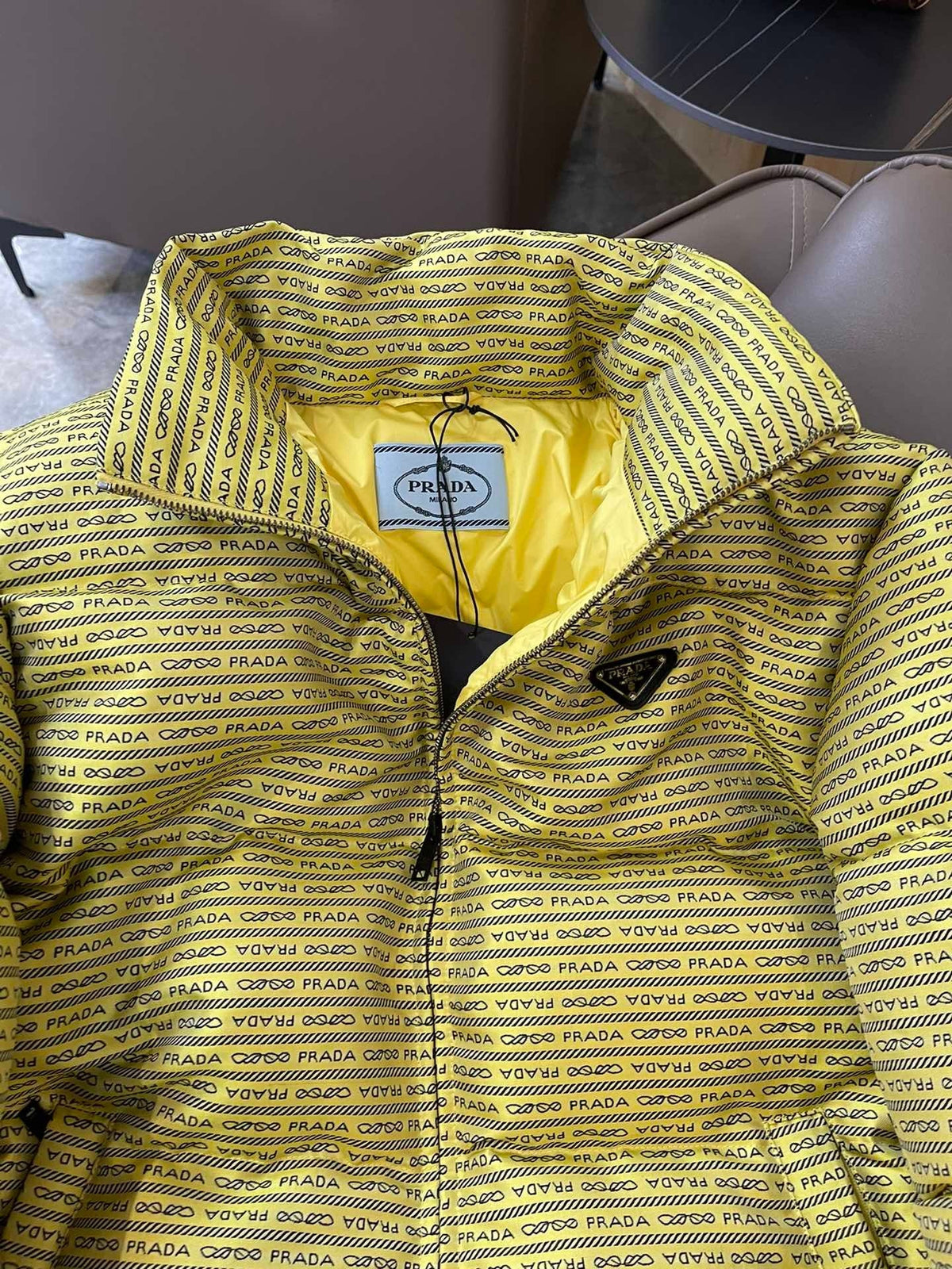 PRADA 25S DOWN JACKET 559