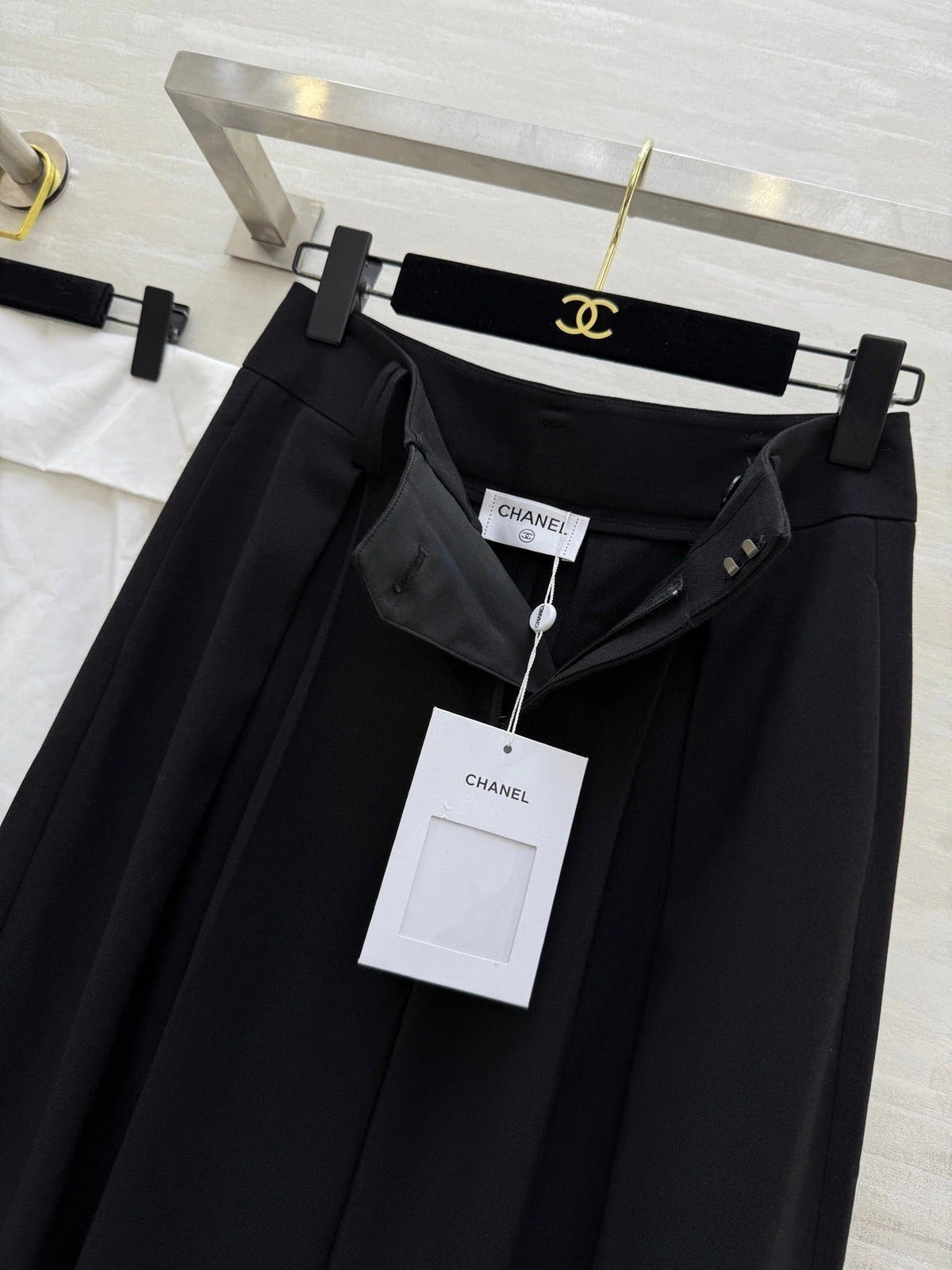 CHANEL 25S WIDE-LEG STRAIGHT PANTS 637