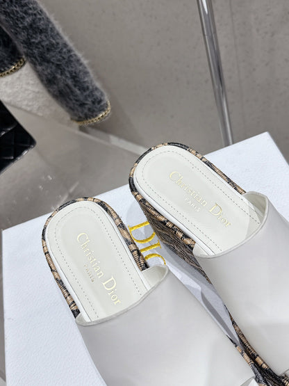 CD Attitude Wedge Sandals White in Cowhide 598182