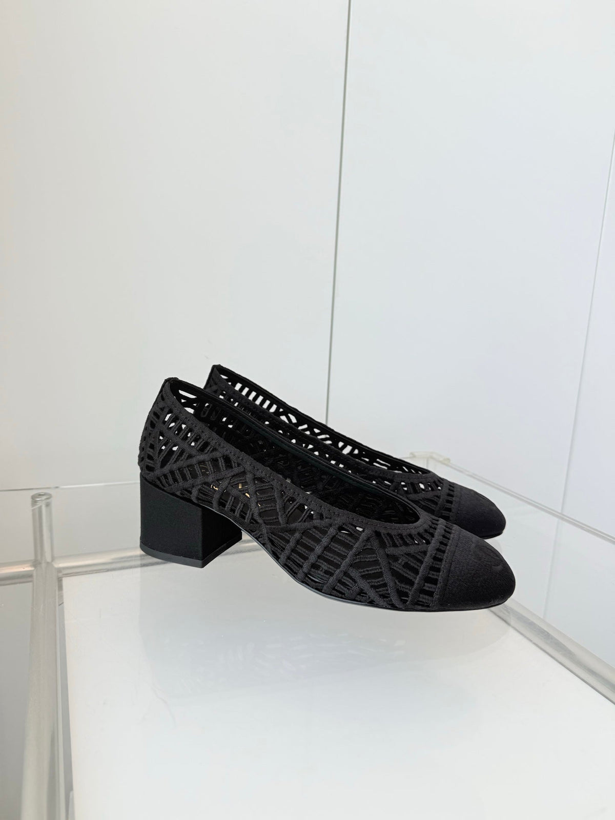 Chanel 26 Ladies 50 Ballet Flats Black in Fabric 597340