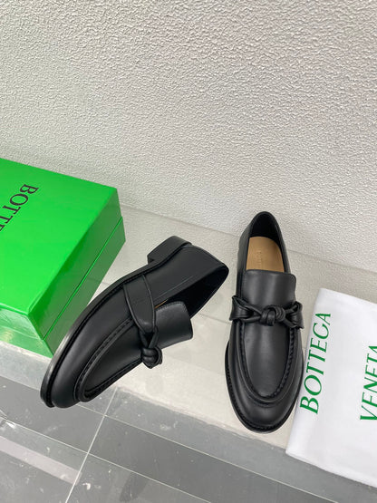Bottega Veneta 2025 Astaire Knot-detailed Black Leather Loafer