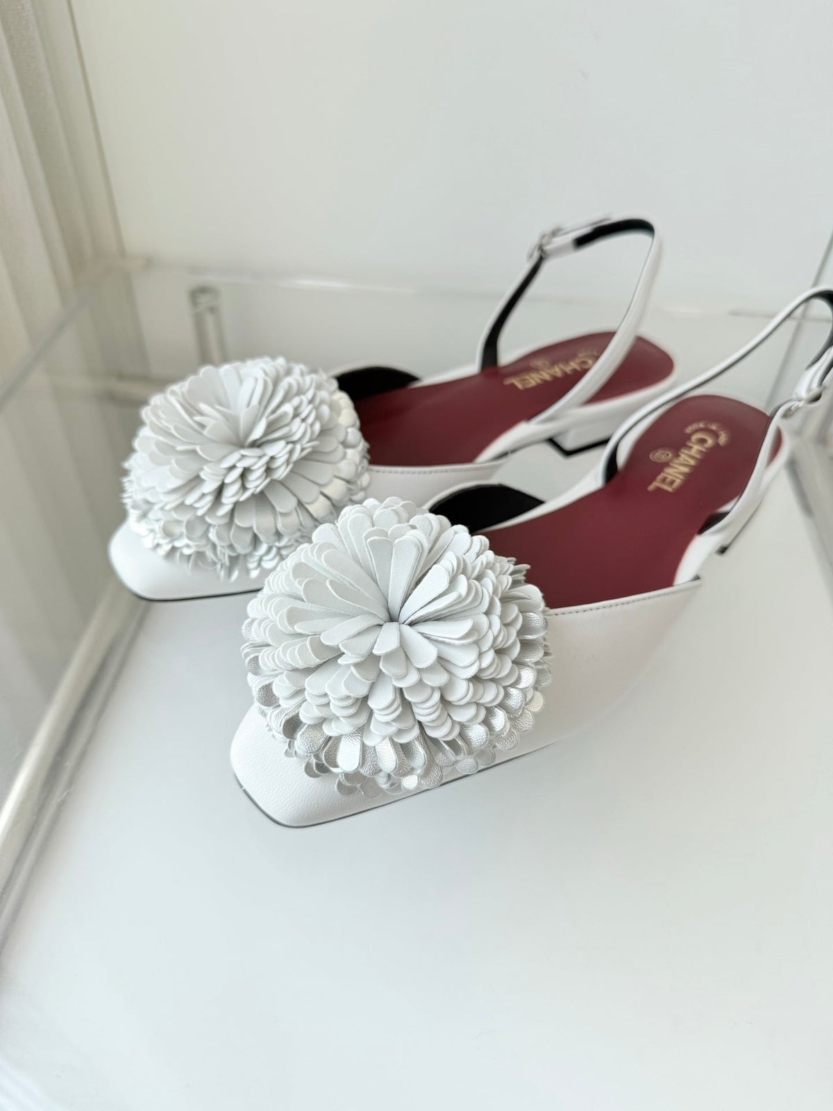 CC 26 Flower-shaped Sandal White Lambskin 597408