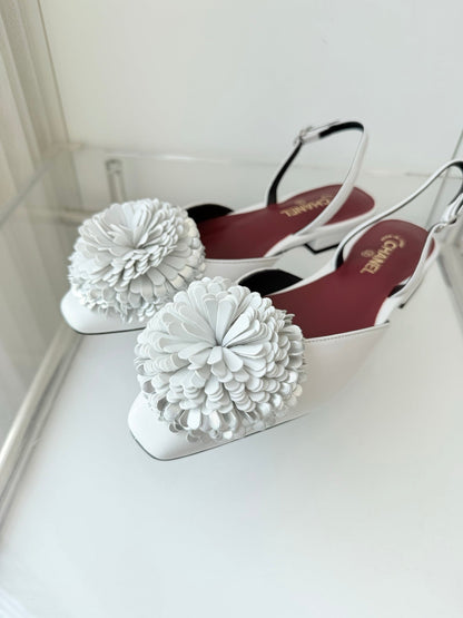 CC 26 Flower-shaped Sandal White Lambskin 597408