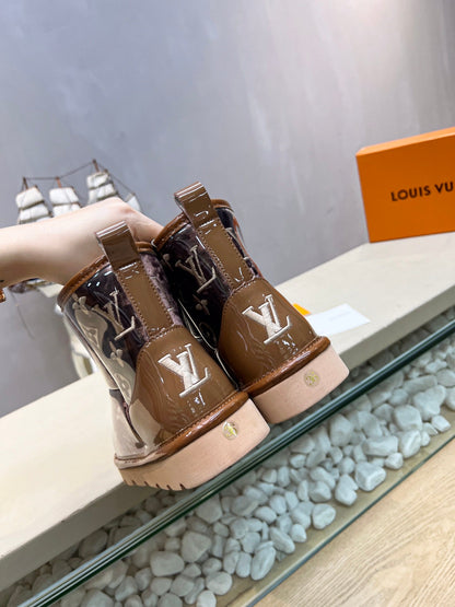 LV 25 Snow Boots Purple Monogram PVC Wool