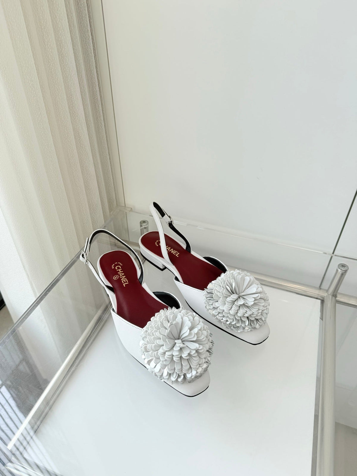 CC 26 Flower-shaped Sandal White Lambskin 597408
