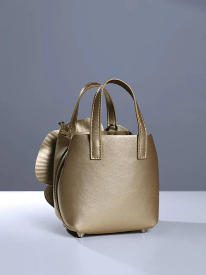 Acsah Leather Flower Bag In Gold
