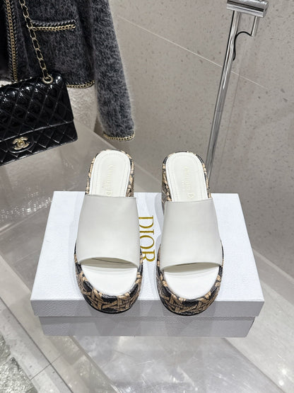 CD Attitude Wedge Sandals White in Cowhide 598182