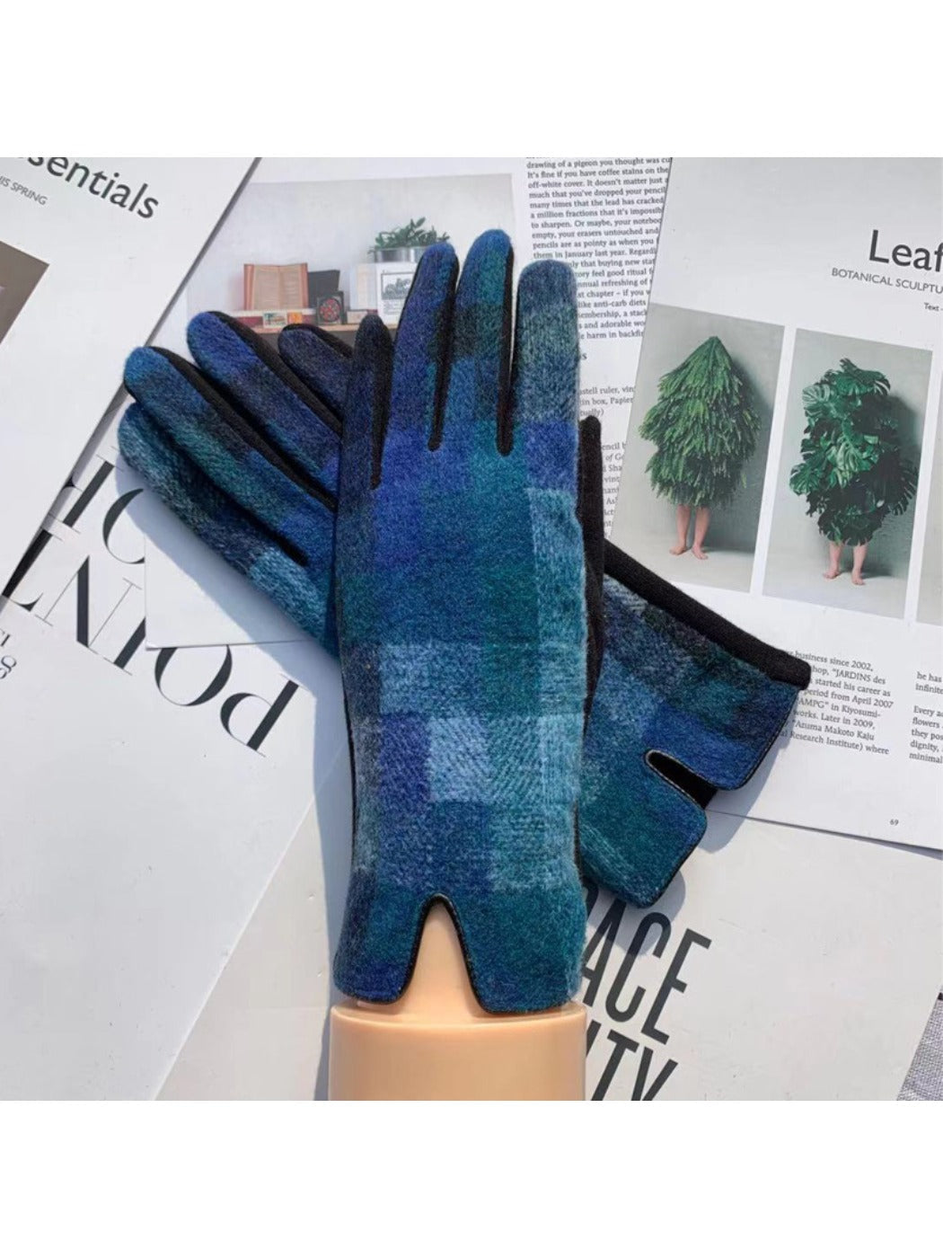 Gloving - Winter Touchscreen Gloves with Plaid Patterns