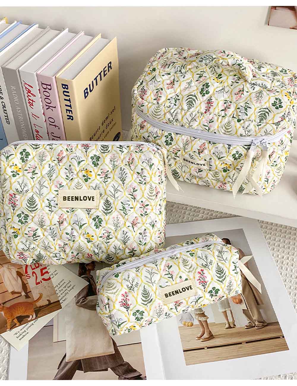 Simple Flower Print Quilted Portable Makeup Bag