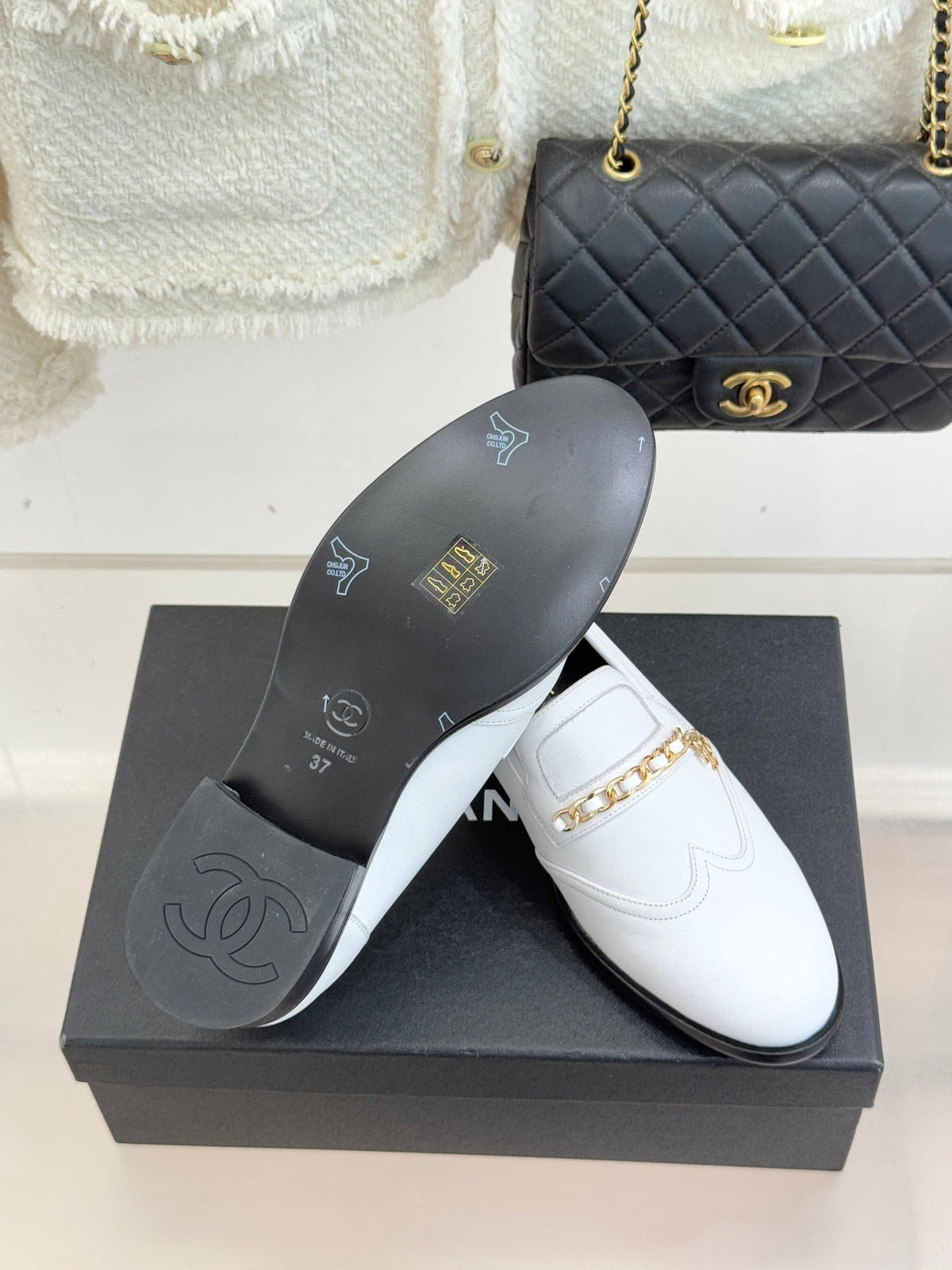 CC 25s Double C Buckle Loafers White Calfskin 557703