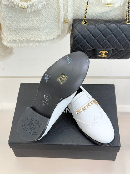 CC 25s Double C Buckle Loafers White Calfskin 557703