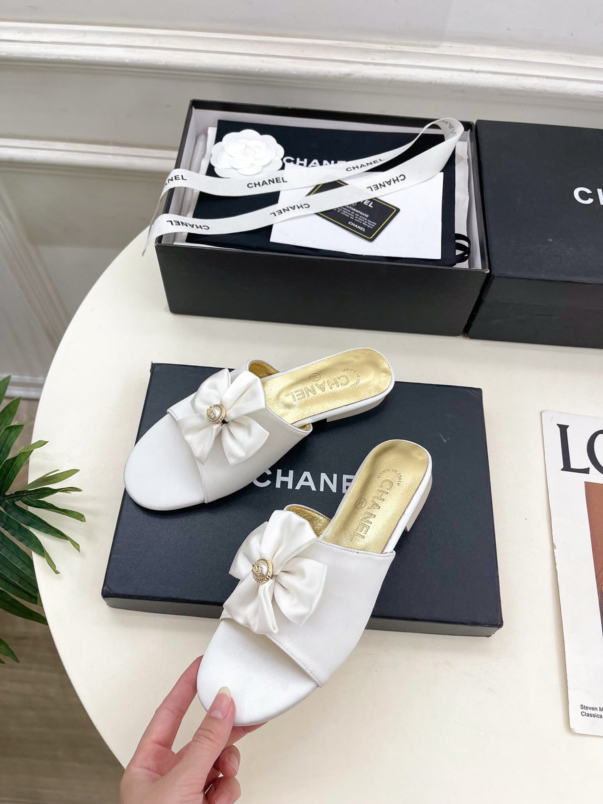 CC 26s Bow Slippers White Satin Sheepskin 586897