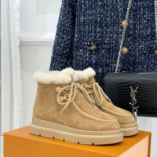 LV Ski Cortina Low Boot Light Brown Suede Wool 572490