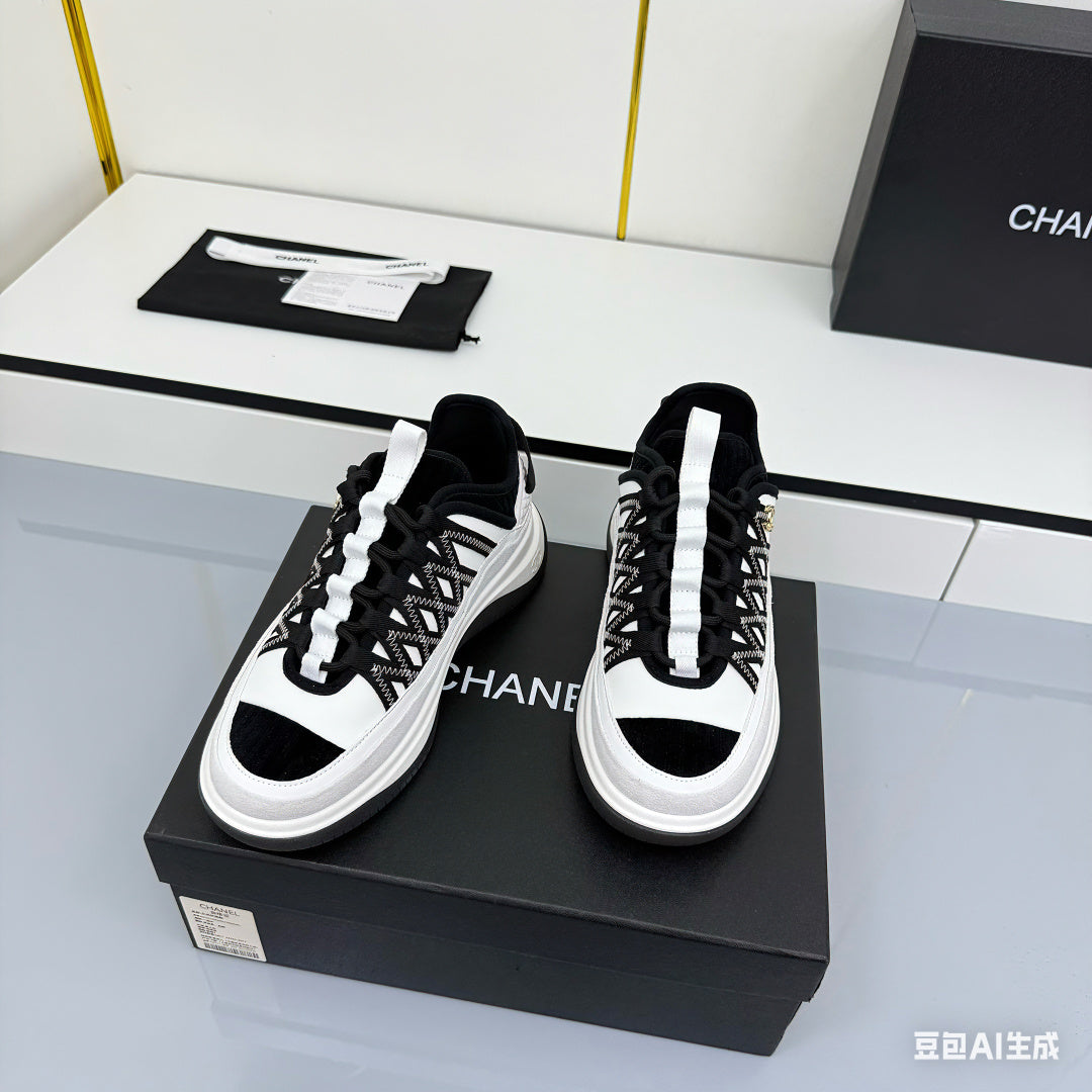 CC 25 Boutiques Sneaker Black White Light Grey Suede Fabric
