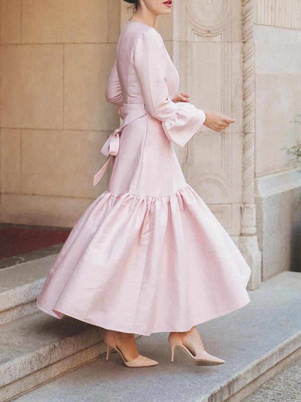 A-Line Long Sleeves Pleated Solid Color Split-Joint Tied Waist Round-Neck Maxi Dresses