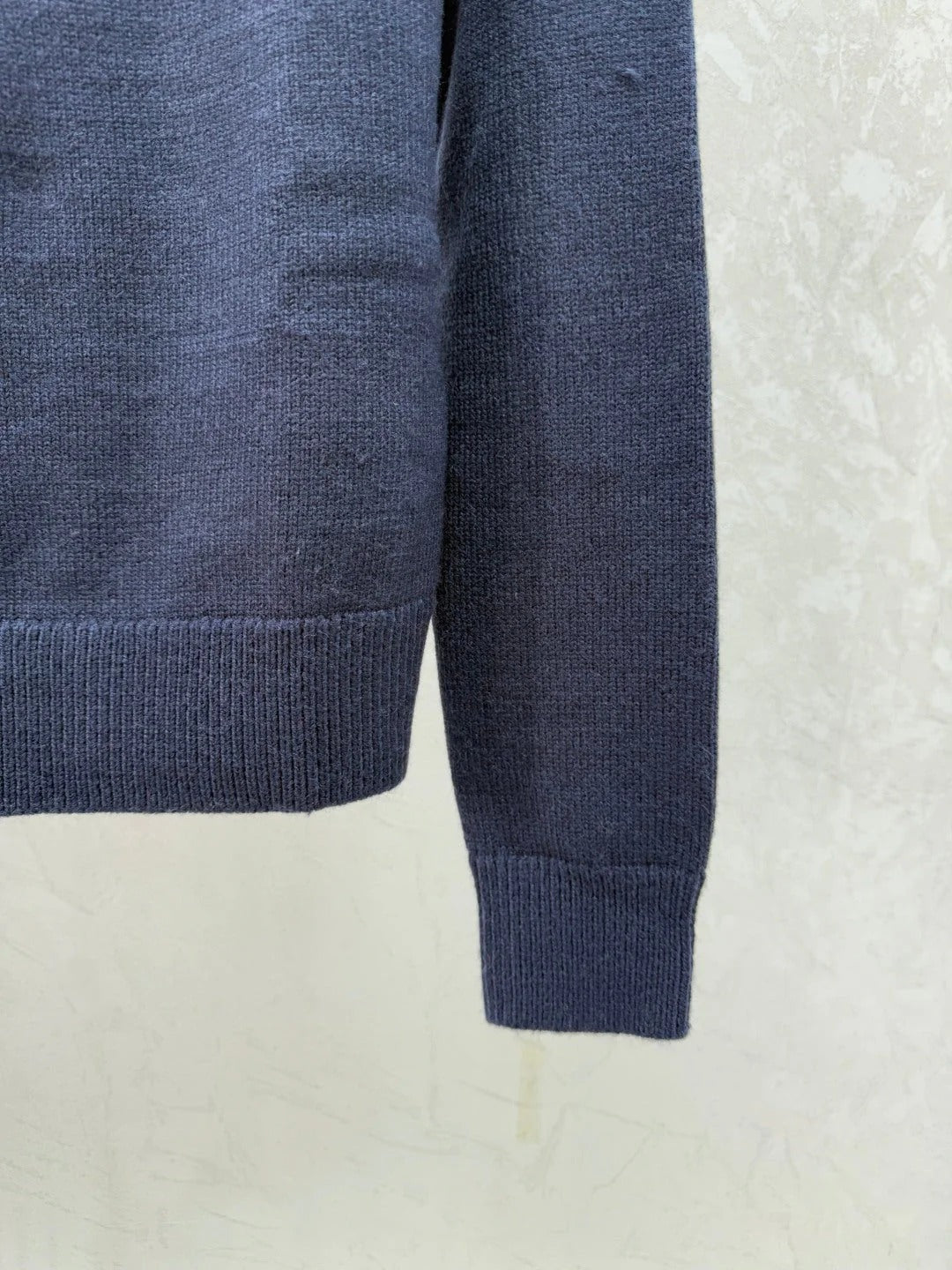 MIUMIU SWEATER STYLE 682